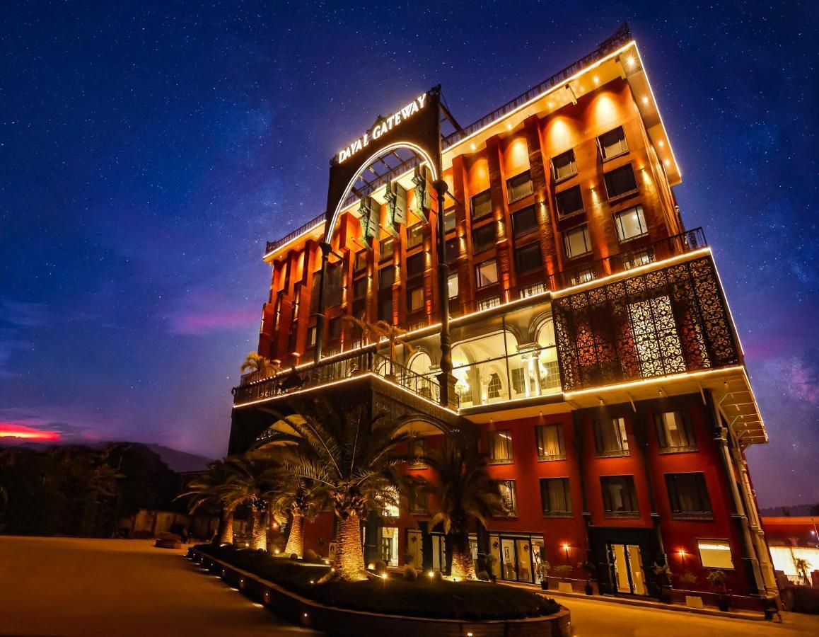 Hotel Dayal Gateway Lakhnaú Exteriér fotografie