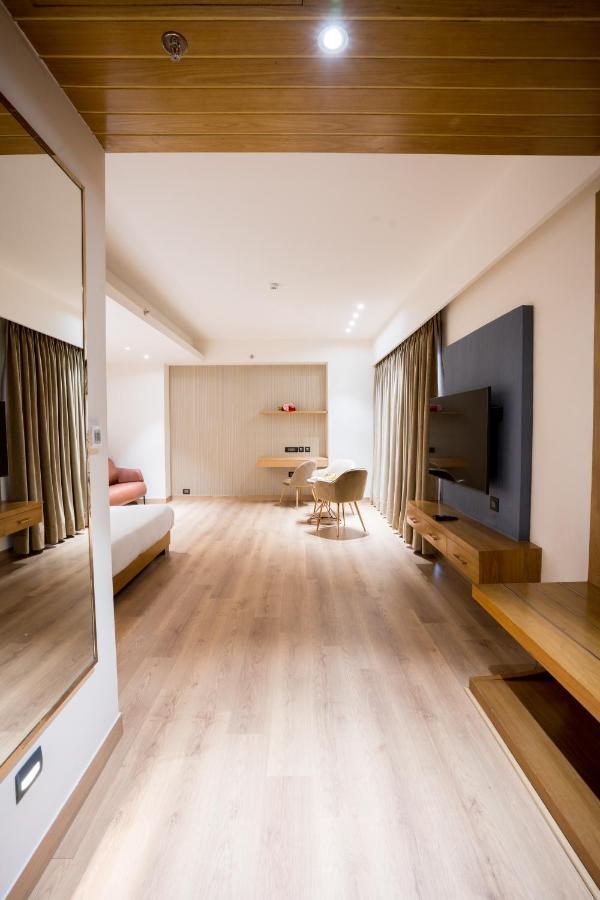 Hotel Dayal Gateway Lakhnaú Exteriér fotografie