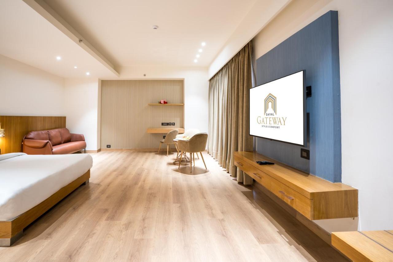 Hotel Dayal Gateway Lakhnaú Exteriér fotografie