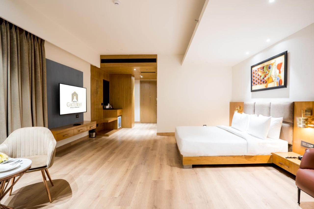 Hotel Dayal Gateway Lakhnaú Exteriér fotografie