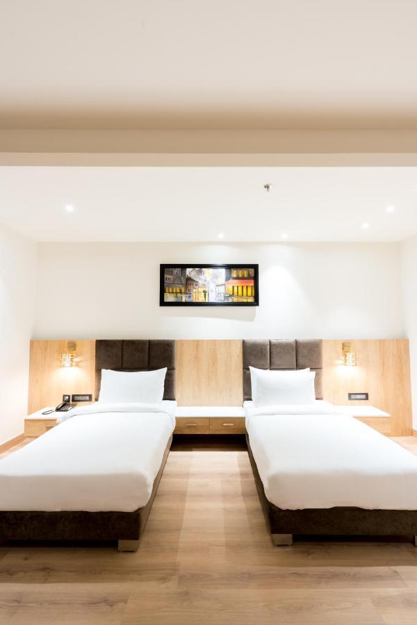 Hotel Dayal Gateway Lakhnaú Exteriér fotografie